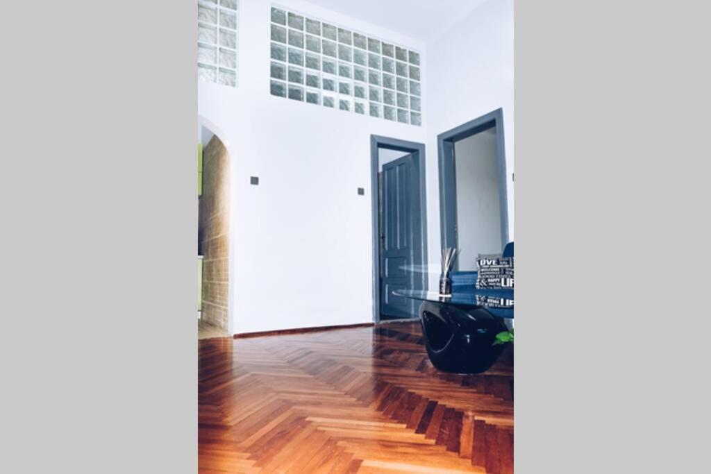 ☆Modern High Ceiling Apartment - Heart Of The City Oradea Luaran gambar